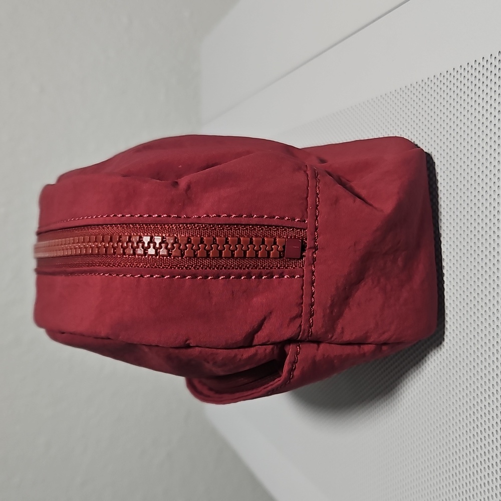 Lululemon City Essentials Deep Red PouchMini 2L - Picture 3 of 8